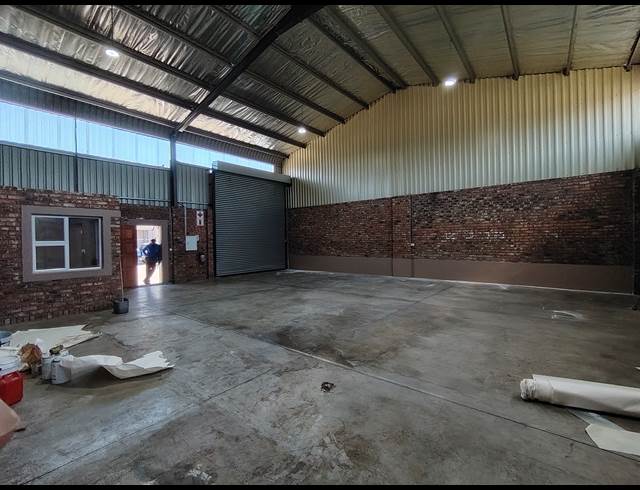 150M² WAREHOUSE TO LET IN ALBERTON NORTH