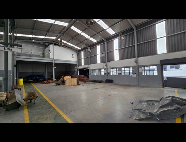 800M² WAREHOUSE TO LET IN EASTLEIGH