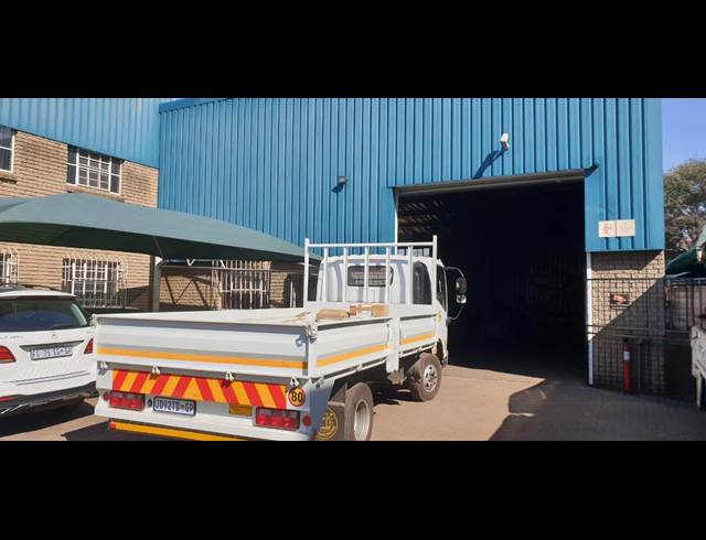 800M² WAREHOUSE TO LET IN ISANDO
