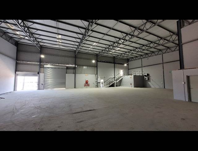 685M² WAREHOUSE TO LET IN AIRPORT INDUSTRIA