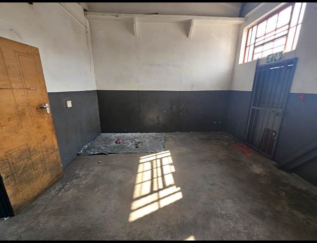 224M² WAREHOUSE TO LET IN STEELEDALE