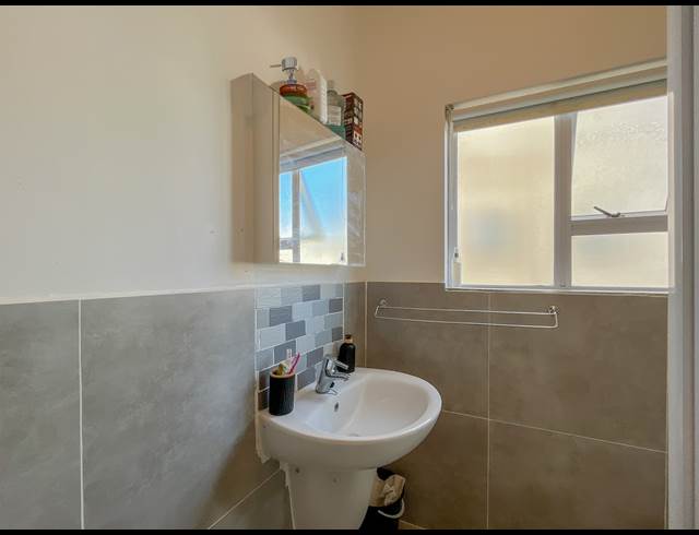 2 BEDROOM APARTMENT TO LET IN MANOR ESTATES
