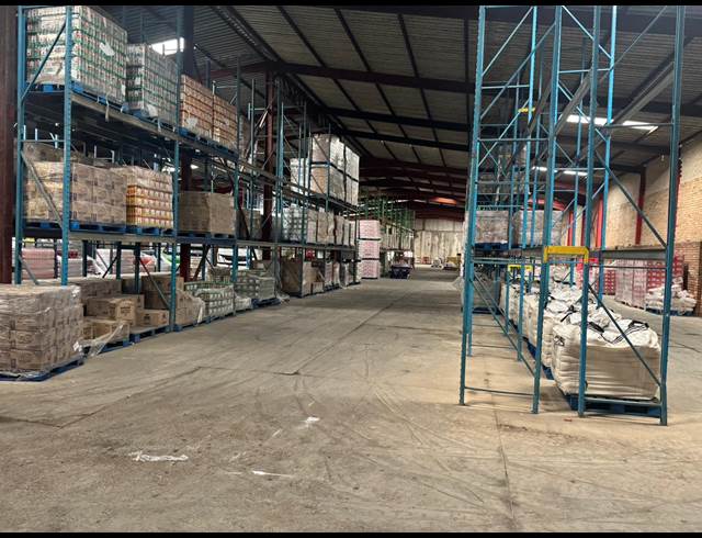 3,000M² WAREHOUSE TO LET IN ROCKY DRIFT