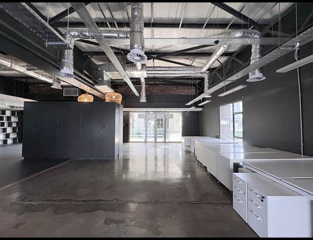 276M² OFFICE TO LET IN FOURWAYS