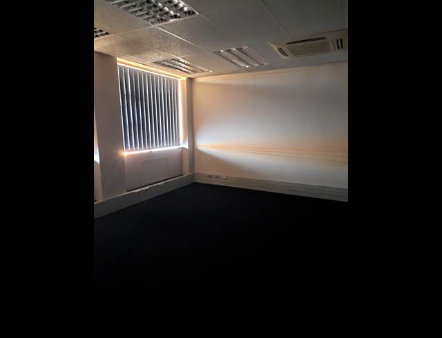 1,043M² OFFICE TO LET IN BELLVILLE CENTRAL