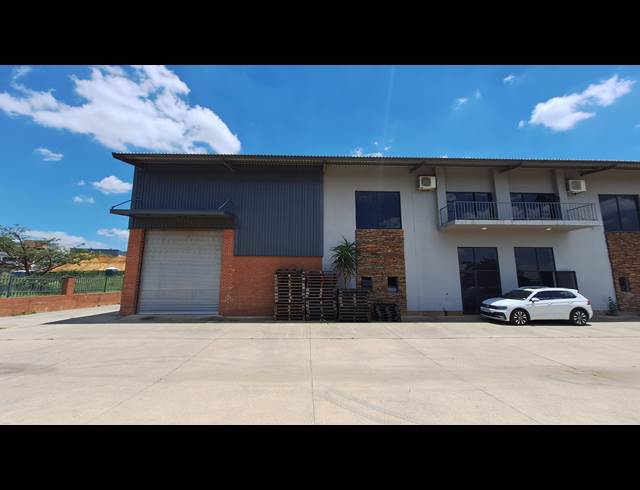 1,378M² FACTORY TO LET IN COSMO BUSINESS PARK