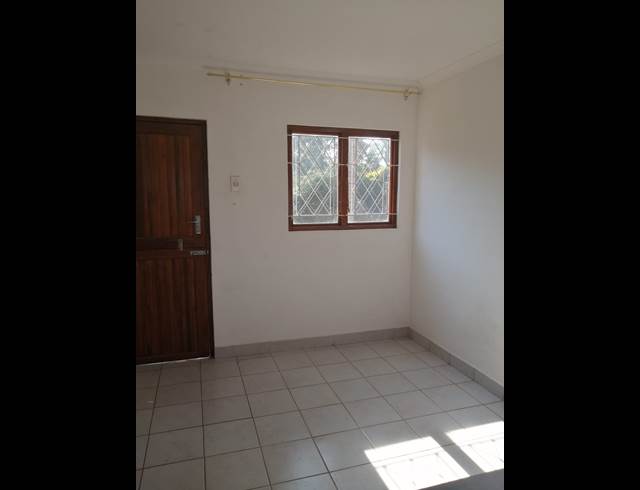 1 bed property to rent in GREENWOOD PARK