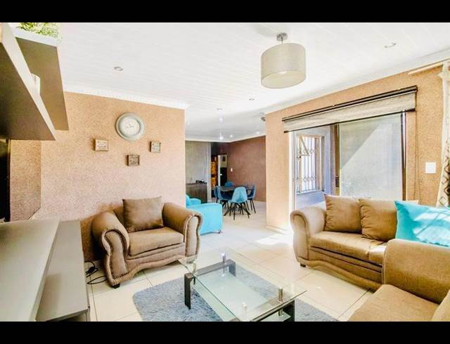 4 BEDROOM PROPERTY TO RENT IN GLEN RIDGE