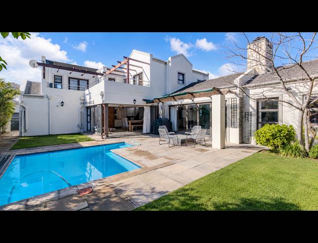 6 BEDROOM HOUSE TO LET IN BIG BAY