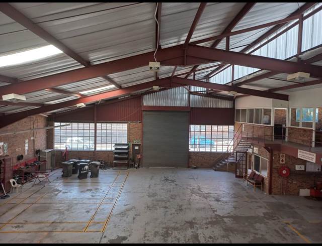 1,100M² WAREHOUSE TO LET IN CITY WEST