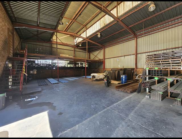 300M² WAREHOUSE TO LET IN WADEVILLE