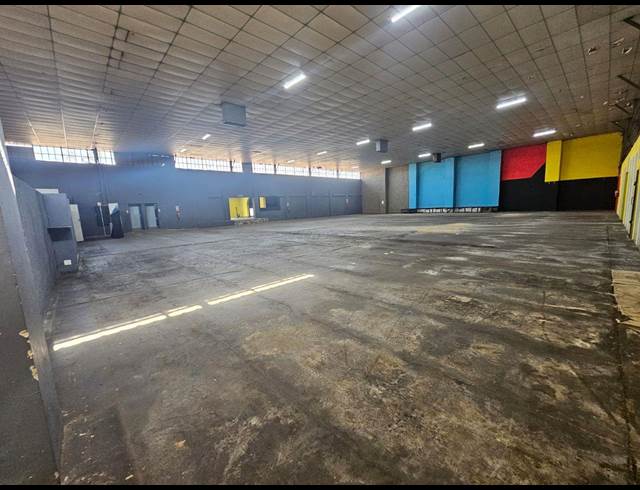 1,400M² WAREHOUSE TO LET IN GOLDEN SPRINGS