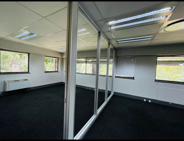 517M² OFFICE TO LET IN RANDJESPARK
