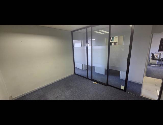 129M² OFFICE TO LET IN NELSPRUIT EXT 1