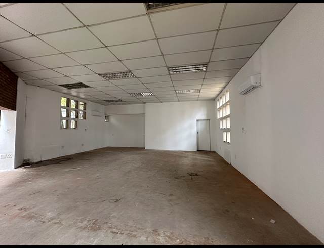 151.66M² OFFICE TO LET IN DIE HOEWES