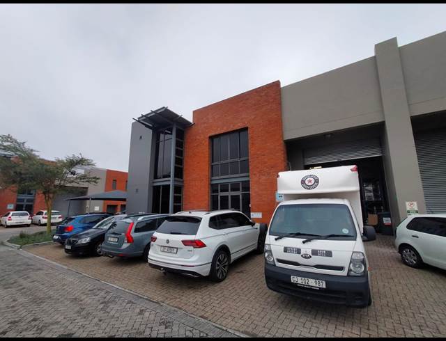 558M² FACTORY TO LET IN STIKLAND INDUSTRIAL
