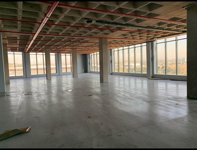 750M² WAREHOUSE TO LET IN RIVERHORSE VALLEY