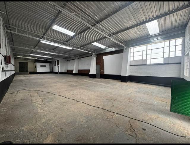 437M² WAREHOUSE TO LET IN SEBENZA