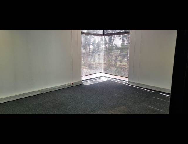433M² OFFICE TO LET IN LA LUCIA