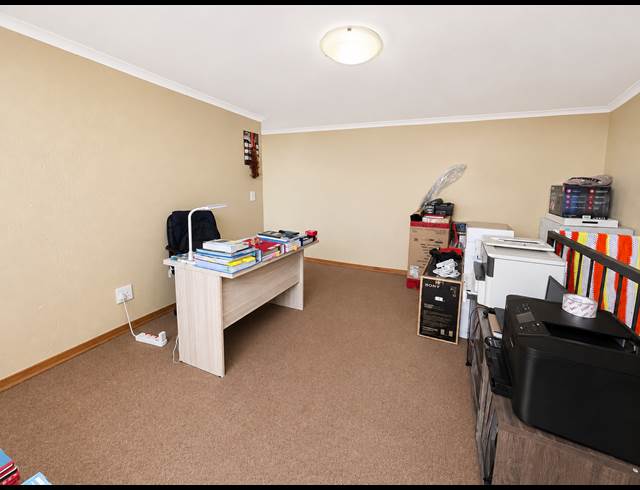3 BEDROOM APARTMENT TO LET IN STONEHENGE