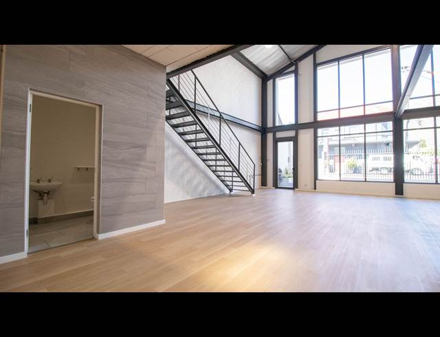 600M² BUILDING TO LET IN WOODSTOCK