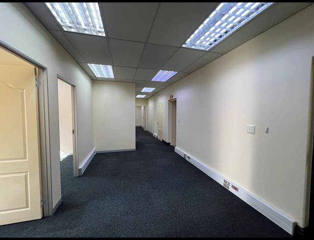 125M² OFFICE TO LET IN HIGHVELD