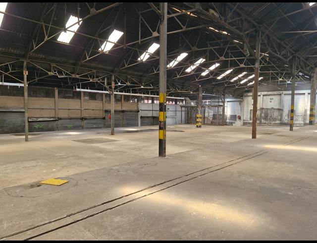 4,000M² WAREHOUSE TO LET IN NEWTOWN