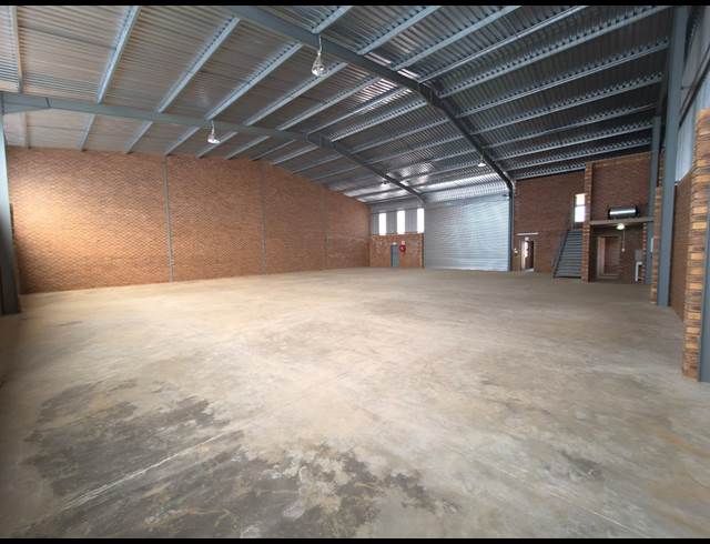 500M² WAREHOUSE TO LET IN BRENTWOOD PARK