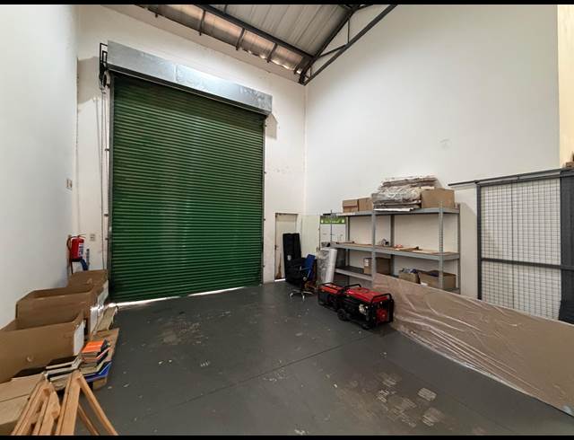 482M² WAREHOUSE TO LET IN KYALAMI