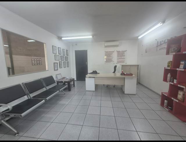 332M² MINI FACTORY TO LET IN MEADOWDALE