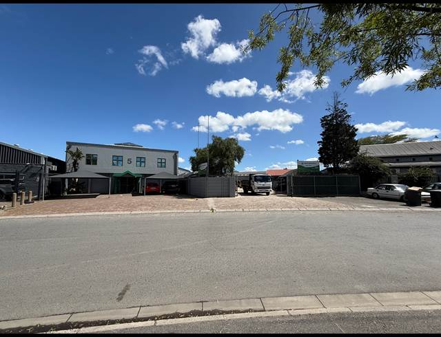 815M² WAREHOUSE TO LET IN BLACKHEATH INDUSTRIAL