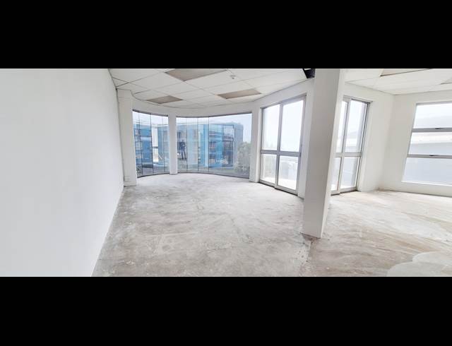 1,715M² OFFICE RENTED IN SOUTH END