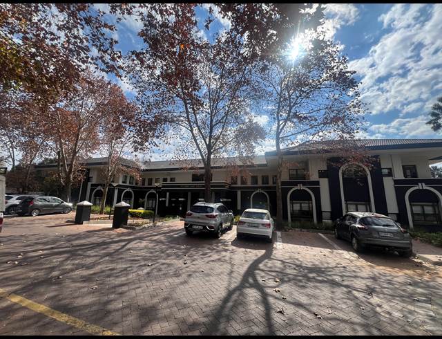 137M² OFFICE TO LET IN HYDE PARK