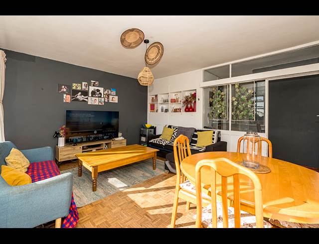 2.5 BEDROOM APARTMENT TO LET IN GREEN POINT