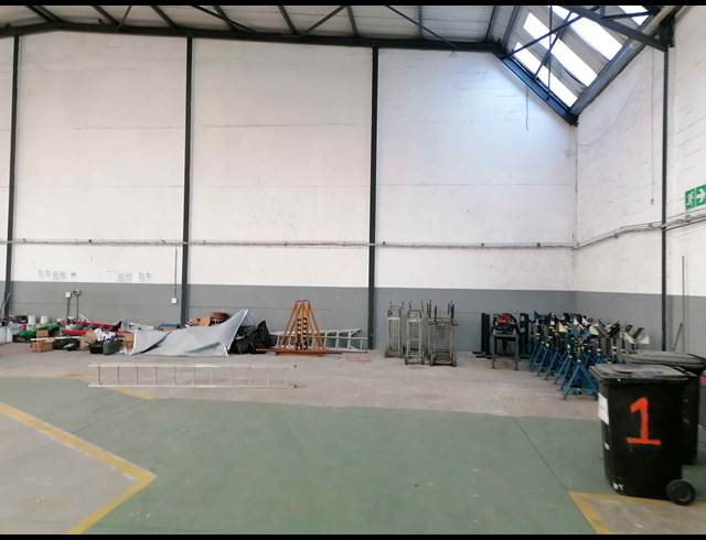 1,040M² WAREHOUSE TO LET IN KILLARNEY GARDENS