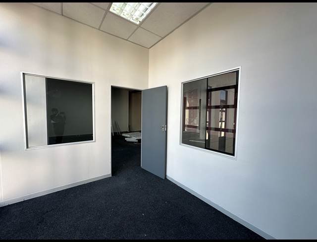 253.90M² OFFICE TO LET IN ECO PARK ESTATE