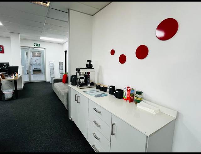 335M² OFFICE TO LET IN VORNA VALLEY