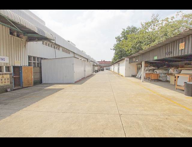 3,562M² WAREHOUSE TO LET IN INDUSTRIA