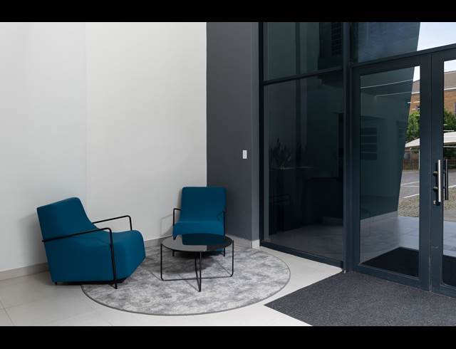 568M² OFFICE TO LET IN VORNA VALLEY