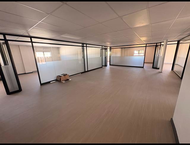 265M² OFFICE TO LET IN MALMESBURY INDUSTRIA