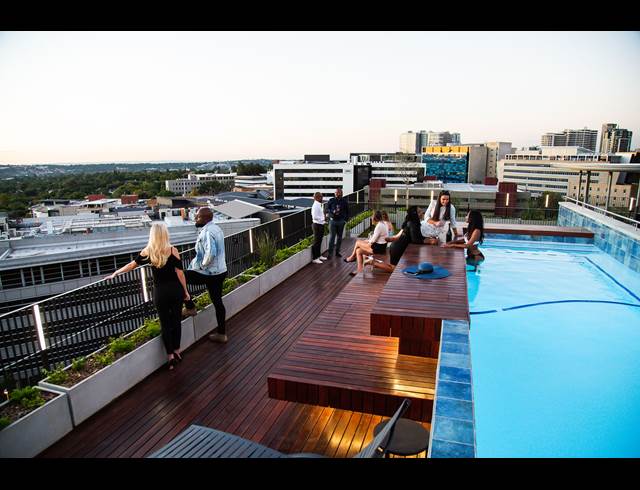 1 BEDROOM APARTMENT TO LET IN SANDTON CENTRAL