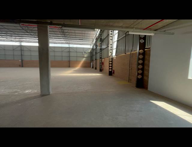 2,208M² WAREHOUSE TO LET IN AIRPORT PARK