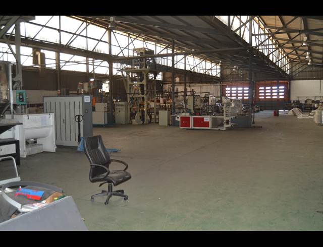 3,250M² WAREHOUSE TO LET IN PAROW INDUSTRIAL