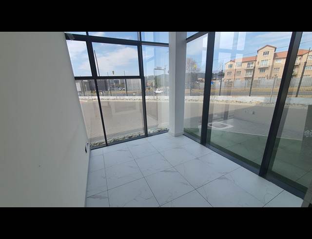 1,300M² WAREHOUSE TO LET IN ORMONDE