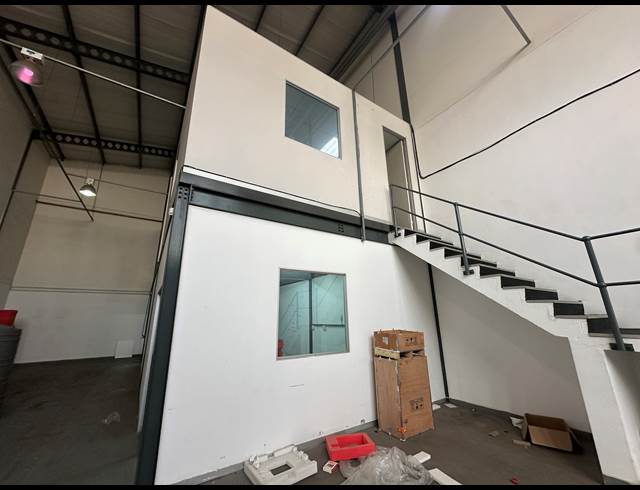 284M² WAREHOUSE TO LET IN MEADOWDALE