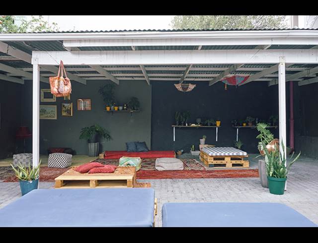 333M² BUILDING TO LET IN GARDENS