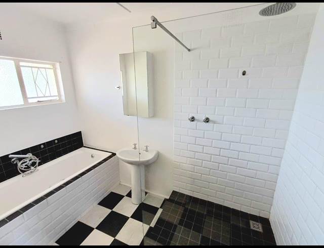 2 bed property to rent in LANGERUG