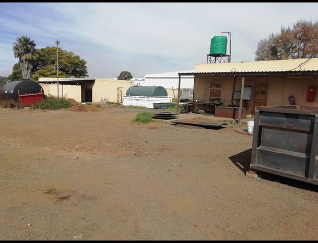 4,500M² WAREHOUSE TO LET IN POMONA