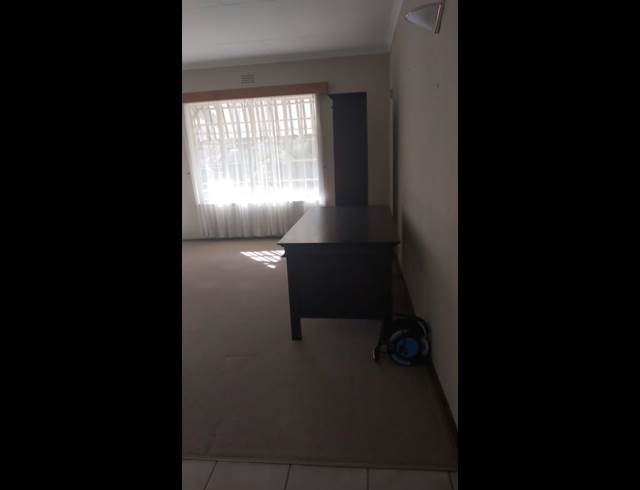 4 bed property to rent in MONDEOR