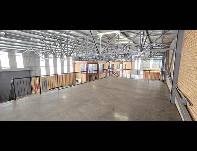 961M² WAREHOUSE TO LET IN LASER PARK